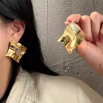 Гальванопокрытие Простые модные геометрические серьги Женские гальванопокрытие Трендовые индивидуальные серьги-гвоздики Темперамент