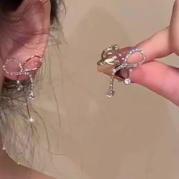 «Галактические мечты»: Серьги-капли с бриллиантами в форме французского банта, супер сверкающие и элегантные. Diamond bow earrings