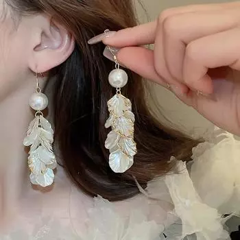 Женские серьги GemChic, модные, с имитацией жемчуга, лепестками, кисточками, элегантные длинные серьги, подарок на день рождения, Рождество