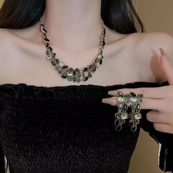 GemChic Женские новые изысканные серьги из кристаллов и страз, комплект из двух предметов, серьги-гвоздики, подарок на день рождения, Рождество