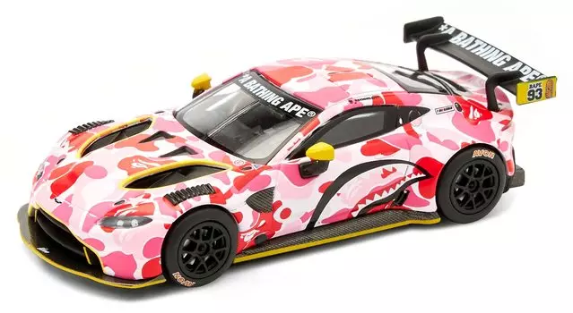 Genesis Company POP RACE BAPE X ASTON MARTIN GT3 PINK Завершенный продукт 1/64 (р)