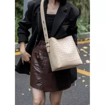 Genuine Leather Women s Bag 2025 New Arrival First Layer Cowhide Fashion All-Match Bucket Bag Large Capacity Bag Shoulder Messenger Bag Creamy-white [leather]]