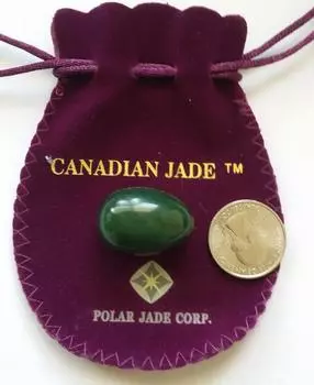 Genuine natural stone nephrite jade egg jade egg jade is the one and only strongest healing power stone healing stone (Nephrite egg)