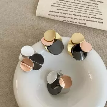 Геометрические круглые контрастные серьги-гвоздики Женская индивидуальность Преувеличенная уникальная мода Темперамент Пригородные универсальные серьги