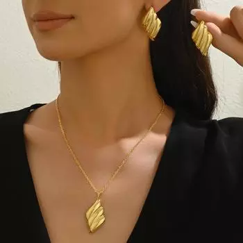 Geometric wind women s pendant necklace set niche leaf metal design earrings versatile high sense