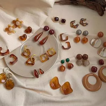 «Геометрические акриловые серьги кофейного цвета»: Ретро, мода высокого класса для женщин.