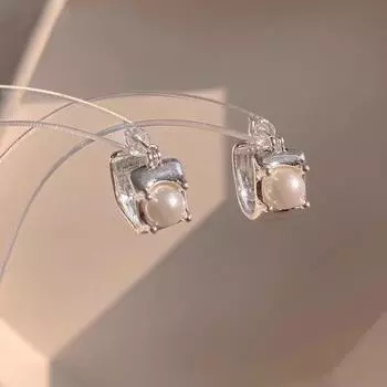 Геометрические искусственные жемчужины серьги-гвоздики пряжки женские легкие роскошные темпераментные металлические серьги для поездок на природу осень и зима