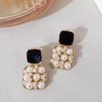 Геометрические квадратные серьги-гвоздики с жемчугом, полые серьги в стиле ретро-шик для женщин в стиле гавани