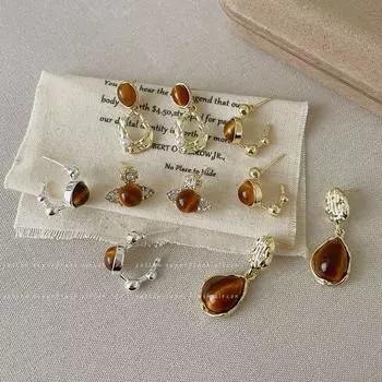 Геометрические серьги Amber Saturn для женщин — высококачественный ретро-дизайн с серебряными иглами, идеально подходит для осени и зимы.