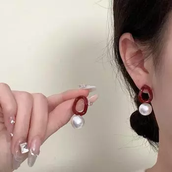 Геометрические серьги с красным искусственным жемчугом Ankola : «Шикарный, универсальный дизайн для женщин»