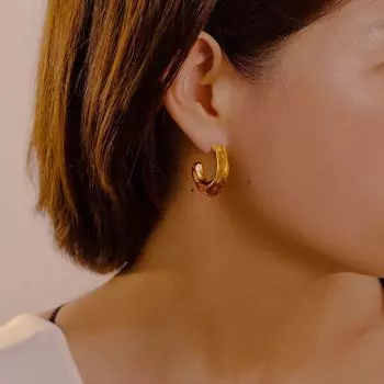 Геометрические серьги с позолотой из янтаря — коллекция Maillard осень/зима, эксклюзивный дизайн для поездок на работу и создания универсального стиля