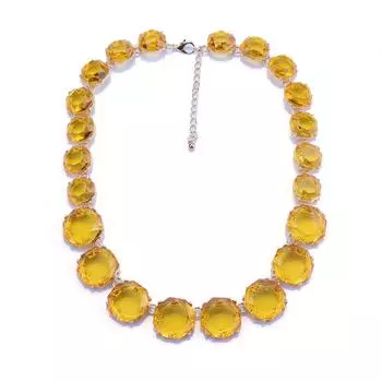 Геометрическое ожерелье из крупнозернистой смолы с драгоценными камнями, прозрачный многоугольный элемент карамельного цвета