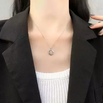 Геометрическое ожерелье с бриллиантами в виде крестообразного узла для женщин в стильном и универсальном стиле, простая цепочка на ключицу для женской моды
