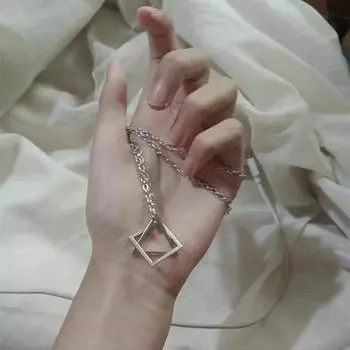 Геометрическое ожерелье с квадратным треугольником для пары, мужское и женское, трендовый бренд, кулон, простое студенческое, персонализированные аксессуары для одежды