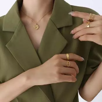 Геометрическое универсальное ожерелье из циркония «Звезда и Луна» с холодным ветром, романтическое ожерелье из титановой стали с позолотой, круглая подвеска на шею