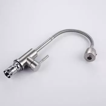 Гибкий однорычажный смеситель с отверстием для холодной и горячей воды. Мойка из нержавеющей стали. Встроенный кухонный кран. L