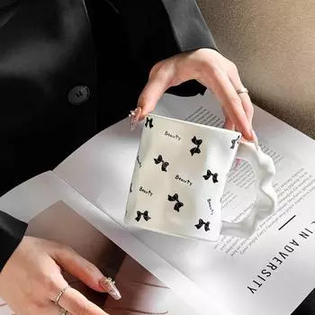 Girls with Pink and Black Bows with High Appearance Ceramic Mug Creative Design Cup Household Water Cup Souvenir 301-400ml