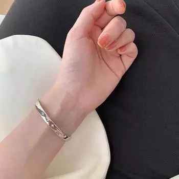Гладкая поверхность браслета Женщина Простая мода INS Стиль Элегантные браслеты Креативные аксессуары для вечеринок серебряный