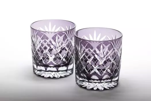 Glass Studio SAIHO Edo Kiriko Old Murasaki Pair of Glasses with Kenya-Yaraishige Design, Made in Japan, in a wooden box [Standard Pair of Glasses