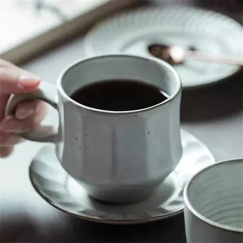 Главная Посуда Набор Винтажные чашки Ухо подвесной Кофе Чайный набор Кофейный набор Креативные керамические чашки Турецкие кофейные чашки Тазас де Кафе