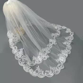 Главное свадебное платье невесты и фата, короткая кружевная фата в стиле супер-сказки, сертификат о регистрации и реквизит для фотосессии