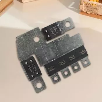 Главный предохранитель распределительного блока аккумулятора Замена 23270100 Главный предохранитель распределительного блока аккумулятора Замена подходит для Chevrolet Colorado CHINA