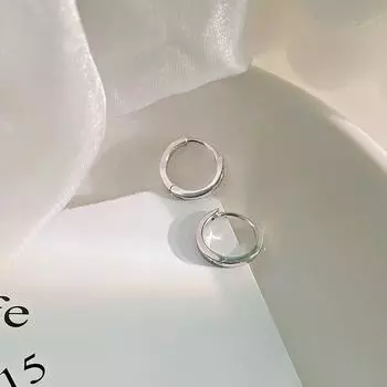 Глянцевые простые серьги-вкладыши, простые и универсальные, для повседневных поездок, легкие роскошные серьги-серьги