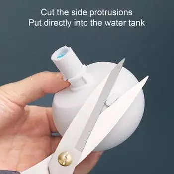 Глубокая очистка хозяйственных товаров. Полезное экологически чистое средство для удаления пятен с плитки. Очиститель туалета. Очиститель бачка унитаза. белый