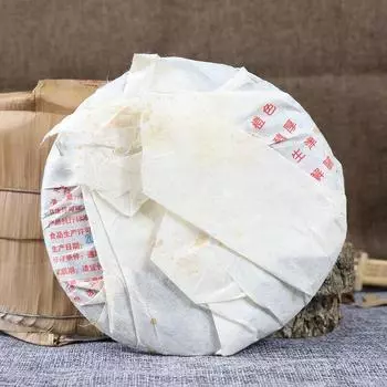 Год BAJIAOTING Ранний весенний серебряный чай LiMing Puer Raw Tea Shen Pu er 200г