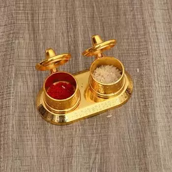 Golden Metal Kumkum Holder/Kumkum Box for Gifting, Pooja, Thali, Mandir, Home, Temple, Gifting (Royal Kumkum Box) золотистый