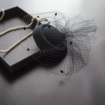 Головной убор Выпускное платье Черная вуаль Головной убор Маленькие фетровые шляпы Головные уборы Шляпы Заколки для волос Женская фетровая шляпа белый