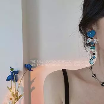 Голубые серьги с длинными кисточками и гравием, преувеличенные серьги с бантом