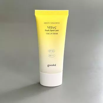 Goodal Green Tangerine Vita C Тонирующий солнцезащитный крем для темных пятен SPF50+PA++++ 50 мл