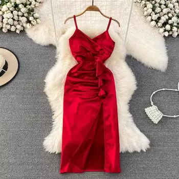 Горячая девушка, сексуальное ацетатное атласное платье с глубоким вырезом и v-образным вырезом, юбка на подтяжках, талия и тонкое платье трапециевидной формы с рюшами и разрезом.