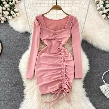 Горячая девушка, знаменитость, темперамент, квадратный вырез, плиссированное, тонкое и облегающее, маленькое, короткое, набедренное платье