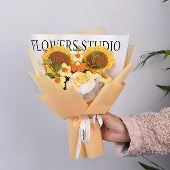 Готовый букет из искусственных цветов, связанный крючком, на годовщину Orange