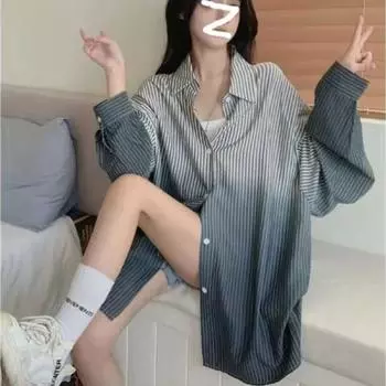 Градиентная контрастная полосатая рубашка для женщин, свободные повседневные рубашки средней длины, женская солнцезащитная одежда с пуговицами M небесно-голубой