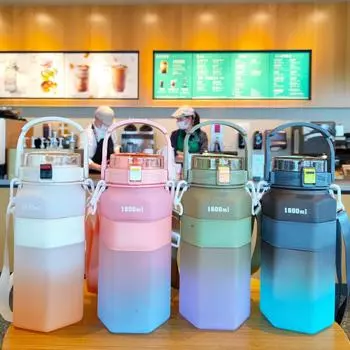 Градиентная пластиковая чашка для воды с двойным напитком, портативный ремешок, шестиугольный чайник, чашка для занятий спортом на открытом воздухе, фитнес-чашка, Южная Америка 1600ml