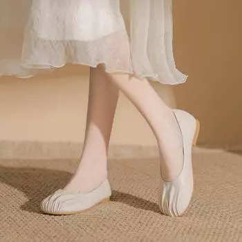 Grandma shoes women s spring flat bottom 2024 new shallow mouth soft sole one pedal white beanie shoes with skirt shoes retro single shoes 34