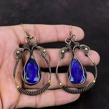 Граненые серьги с синим сапфиром, медная проволока, обернутая ювелирными изделиями, драгоценный камень, серьги ручной работы, серьги из медной проволоки, уникальный дизайн, ювелирный подарок для нее