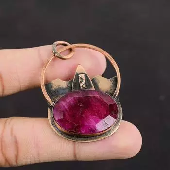 Граненый кашмирский рубиновый кулон Медный кулон Ювелирные изделия из драгоценных камней Кулон ручной работы Ювелирный кулон в стиле бохо для женщин Красивые медные украшения
