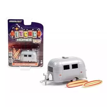 Green Light 1/64 Airstream 16 Bambi с прицепом для серфинга Greenlight Airstream Bambi [продукт]
