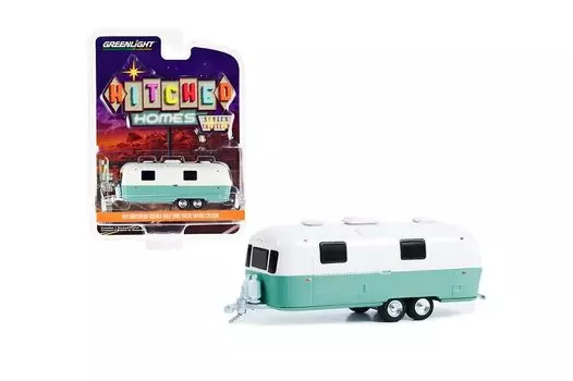 Greenlight Airstream Double Axle Land Yacht Safari Custom 1971 Greenlight Camper 1/64 White/Green [Item] белый