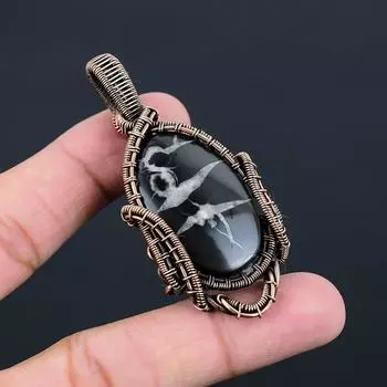 Грязевые трещины ископаемого драгоценного камня из чистой медной проволоки, обернутые подвеской ручной работы, ювелирные изделия 2.76 Inches чёрный