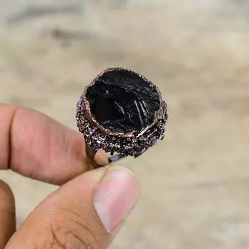 Грубое кольцо с черным турмалином, гальваническое медное регулируемое кольцо, грубые ювелирные изделия из драгоценных камней, стильное кольцо ручной работы, гальваническое ювелирное изделие для подарка