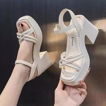 Грубый каблук римские сандалии женские 2024 новые летние модные повседневные женские туфли водонепроницаемые туфли на высоком каблуке 35 чёрный