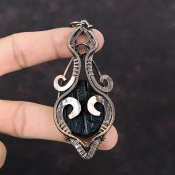 Грубый кулон с черным турмалином, кулон из медной проволоки, кулон ручной работы, медный ювелирный подарок для нее, кулон с драгоценным камнем, дизайн ювелирных изделий из проволоки