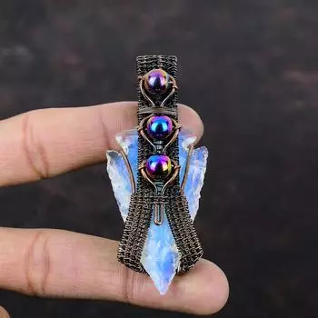 Грубый кулон с молочным опалом, кулон, обернутый медной проволокой, ювелирные изделия ручной работы, кулон из титановых бусин, изящный кулон с драгоценным камнем, медные украшения для подарка