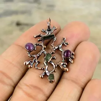 Грубый кулон с мультитурмалином, медный кулон, кулон ручной работы, кулон в стиле бохо, драгоценный камень, медь, подарок для мамы, ювелирные изделия, изготовленные методом гальванопластики