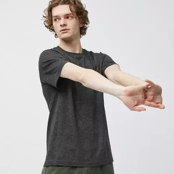 GU от Uniqlo. Бесшовная футболка с круглым вырезом и короткими рукавами. GA. 08 DARK GRAY/XS